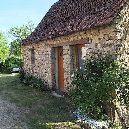 Gite Et Chambres D'Hotes - Sur Le Chemin Des Sens アゼラ エクステリア 写真