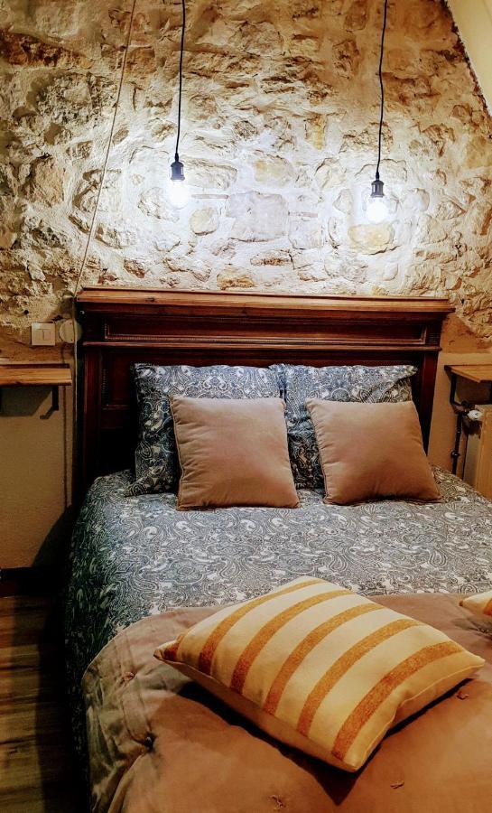 Gite Et Chambres D'Hotes - Sur Le Chemin Des Sens アゼラ エクステリア 写真