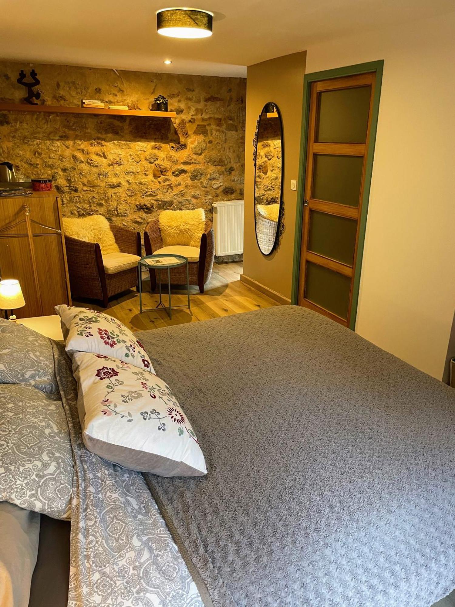 Gite Et Chambres D'Hotes - Sur Le Chemin Des Sens アゼラ エクステリア 写真