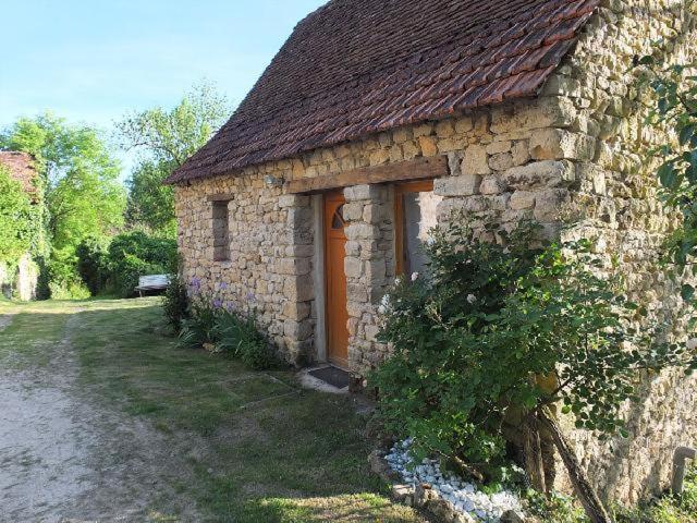 Gite Et Chambres D'Hotes - Sur Le Chemin Des Sens アゼラ エクステリア 写真