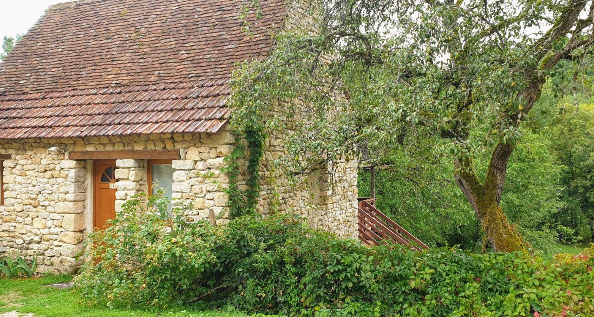 Gite Et Chambres D'Hotes - Sur Le Chemin Des Sens アゼラ エクステリア 写真